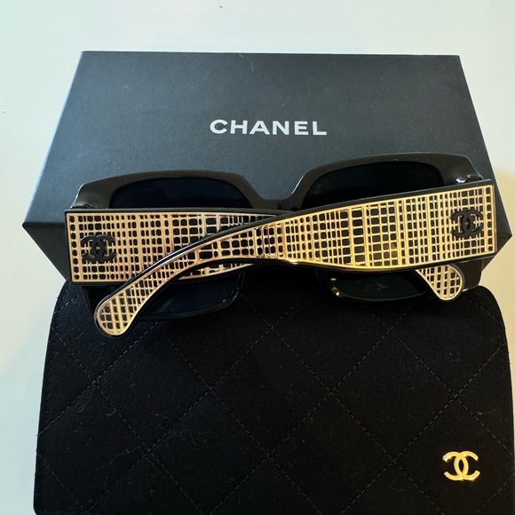 Chanel Rectangle Black Sunglasses Gold Frame New in Box - Picture 1 of 5